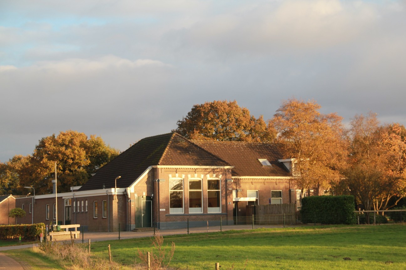 Dorpshuis De Heugte in herfstkleuren De Heugte in herfstkleuren